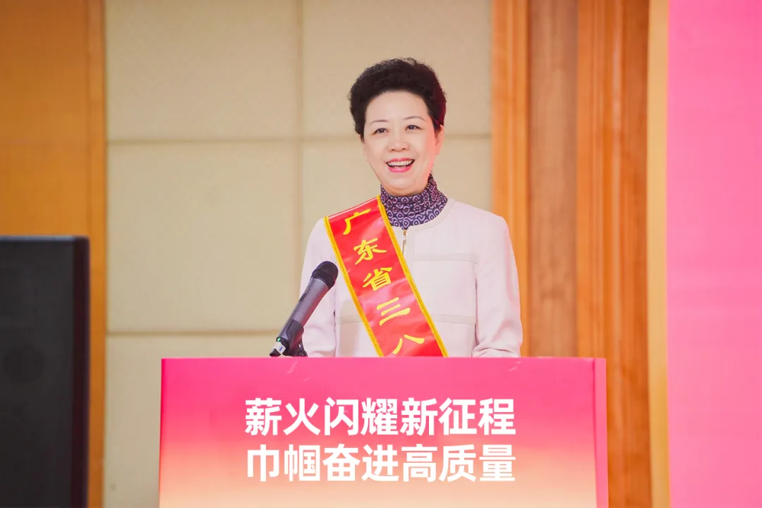 中国妇女报 | AG庄闲李倩仪专访：以供应链为笔，绘行业新篇章